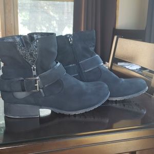 Black ankle boots with side zipper